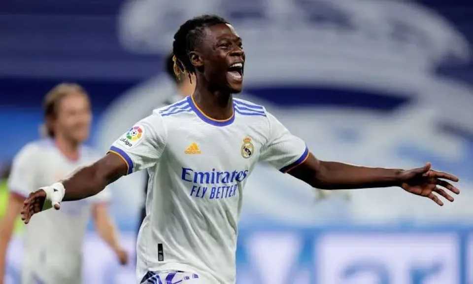 ماركا تحسم الجدل حول مستقبل كامافينجا مع ريال مدريد 