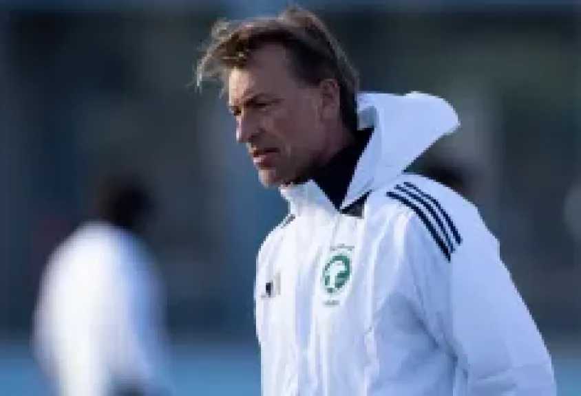 الاتحاد السعودي يدرس مصير رينارد بعد خروج الأخضر من كأس العرب 