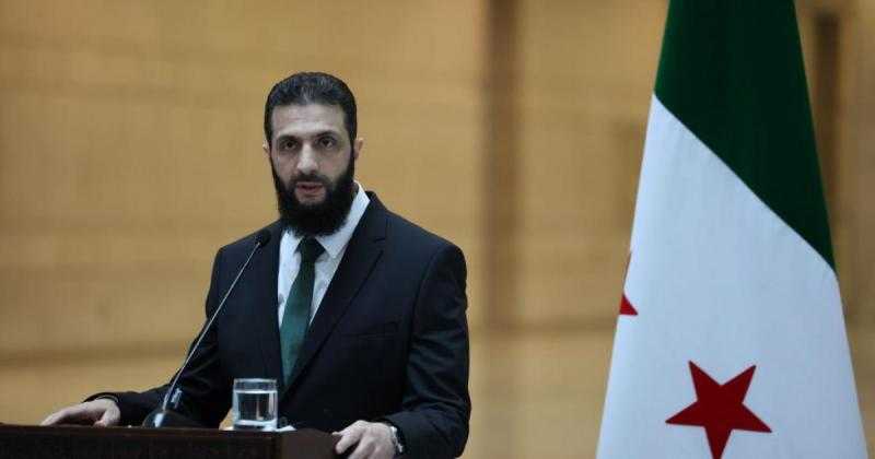 من باريس.. الشرع يعترف بإجراء محادثات غير مباشرة مع إسرائيل 