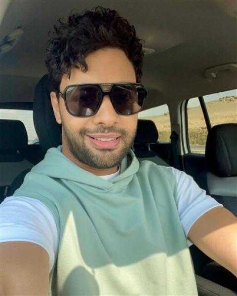 أحمد جمال يشعل أجواء المنيا بحفل غنائي مميز ويستعيد أجواء الحب مع سعادة وبس 