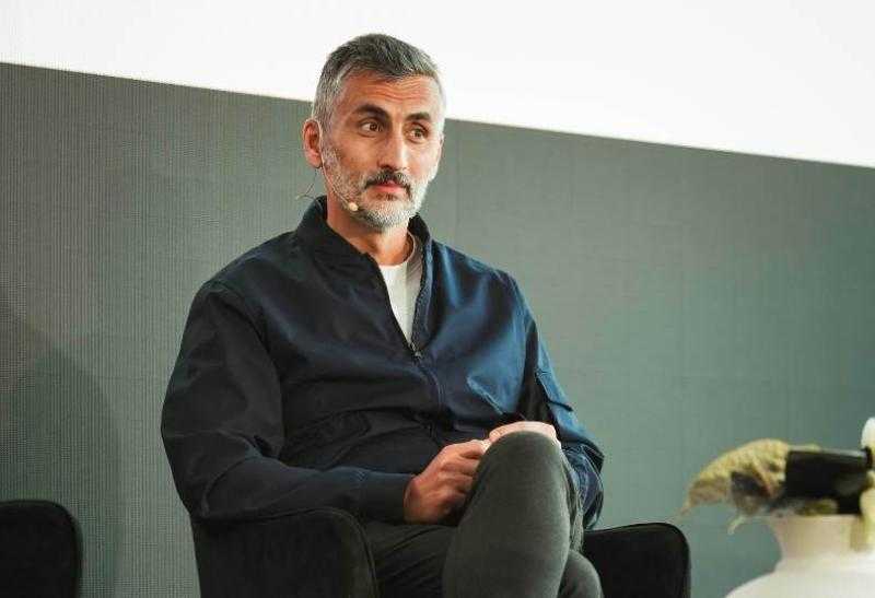أمير هشام: ريفيرو لم يحسم تشكيل الجهاز المعاون للأهلي.. ولم يقد التدريبات حتى الآن 