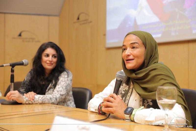 العدَّاءة ومتسلقة الجبال منال رستم تحاضر في مكتبة الإسكندرية 