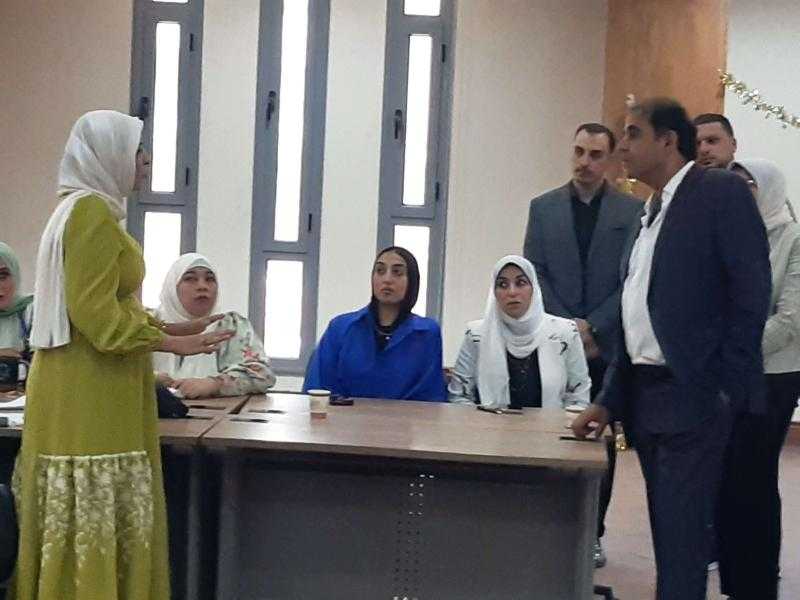 رئيس جامعة بورسعيد يشارك بالحوار فى فاعليات البرنامج التدريبى المتقدم للجهاز الادارى بالجامعة 