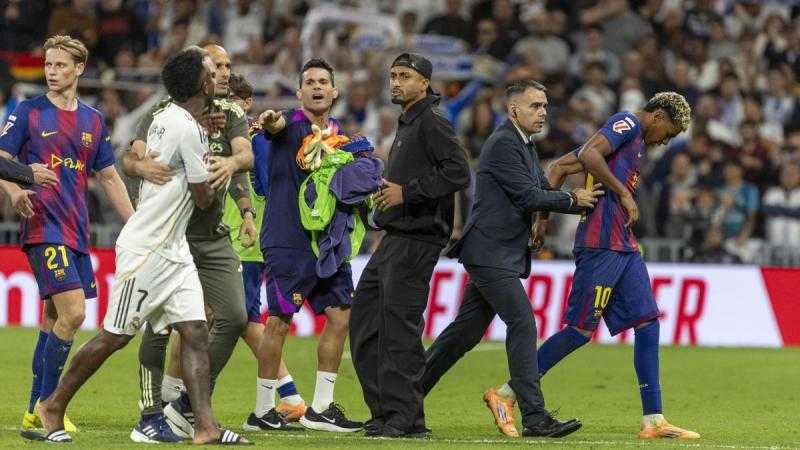 فينيسيوس جونيور يشعل الكلاسيكو بمشادات متكررة أمام برشلونة  فينيسيوس جونيور يشعل الكلاسيكو بمشادات متكررة أمام برشلونة