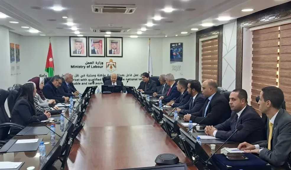 وزير العمل الأردني يؤكد أهمية الاستفادة من الخبرات المصرية في قطاع البترول والغاز 