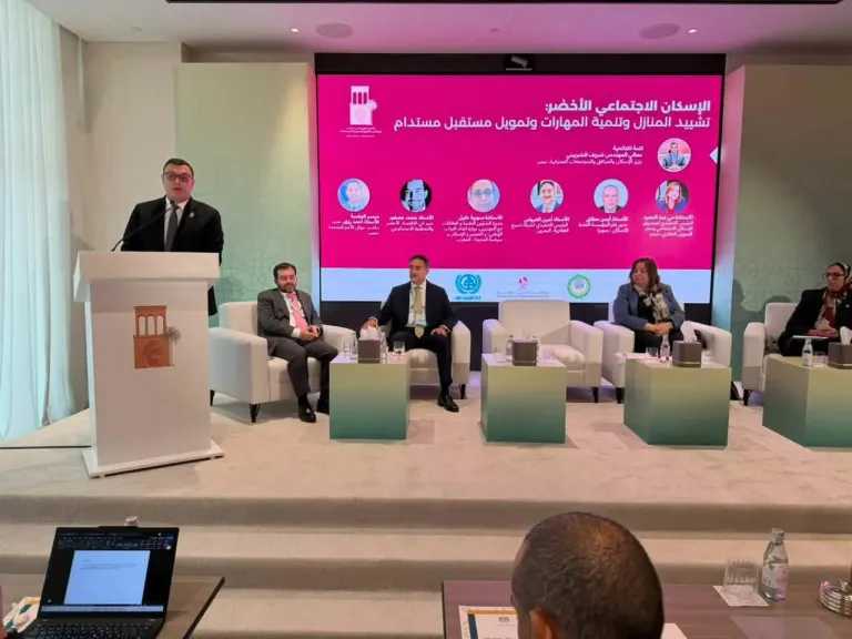 وزير الإسكان: التزام جميع المشروعات بمعايير البناء الأخضر بنهاية 2026 