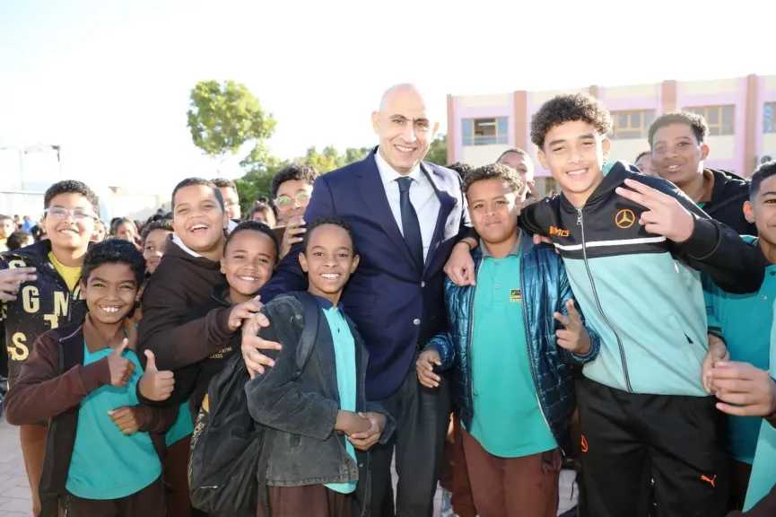 وزير التعليم ومحافظ أسوان يتابعان سير العملية التعليمية بعدة مدارس 