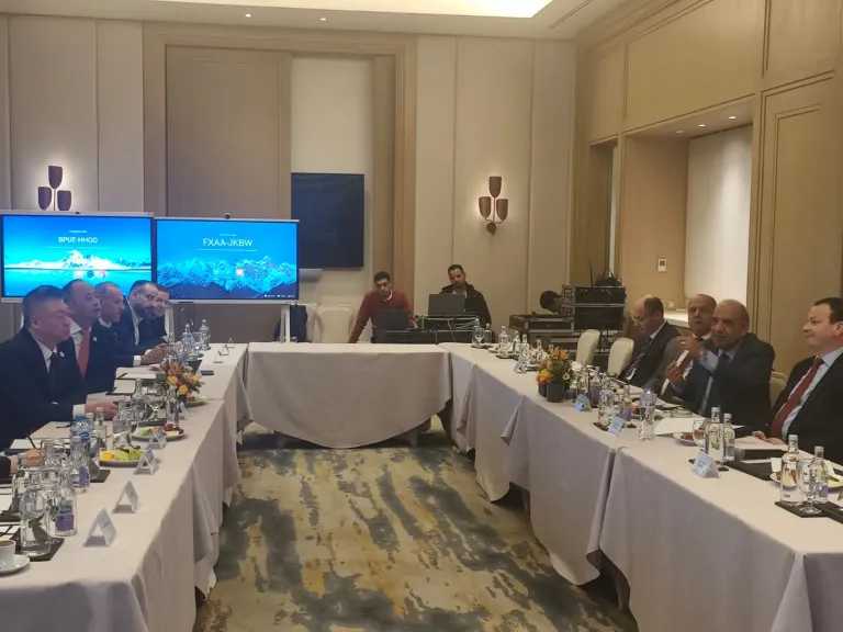 وزير الكهرباء: الاستفادة من التقنيات المتقدمة والشراكات الدولية لدمج مصادر الطاقة المتجددة وضمان أمنها 