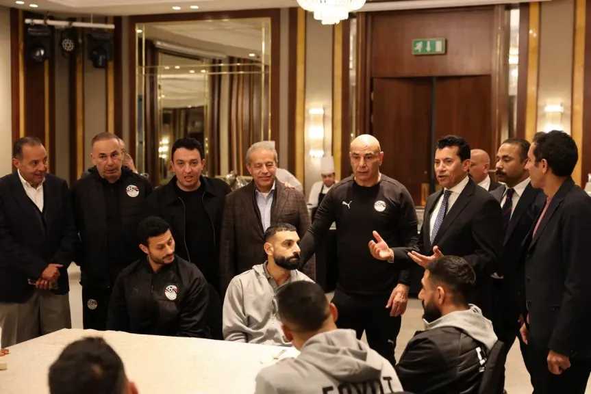 وزير الرياضة وهاني أبو ريدة يحفّزان المنتخب الوطني قبل أمم أفريقيا 