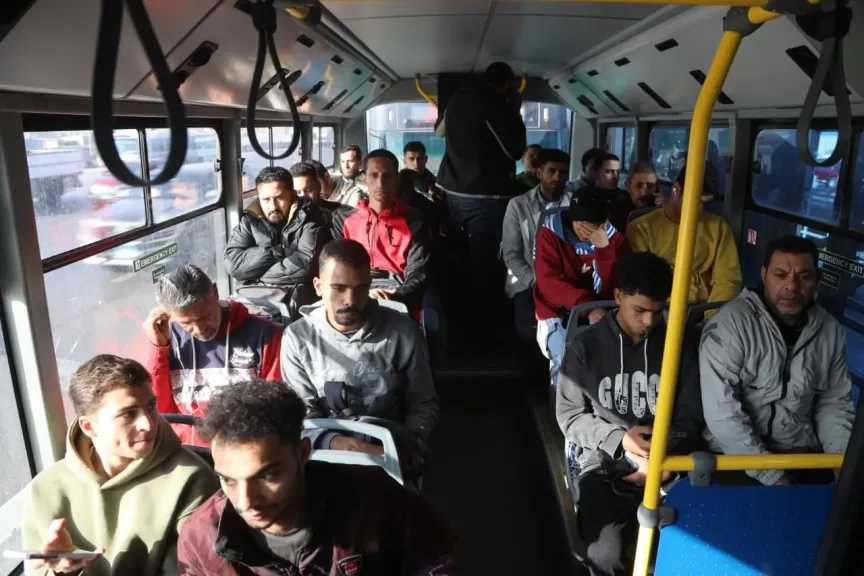 صور.. إقبال كثيف للمواطنين على استخدام الأتوبيس الترددي السريع BRT 