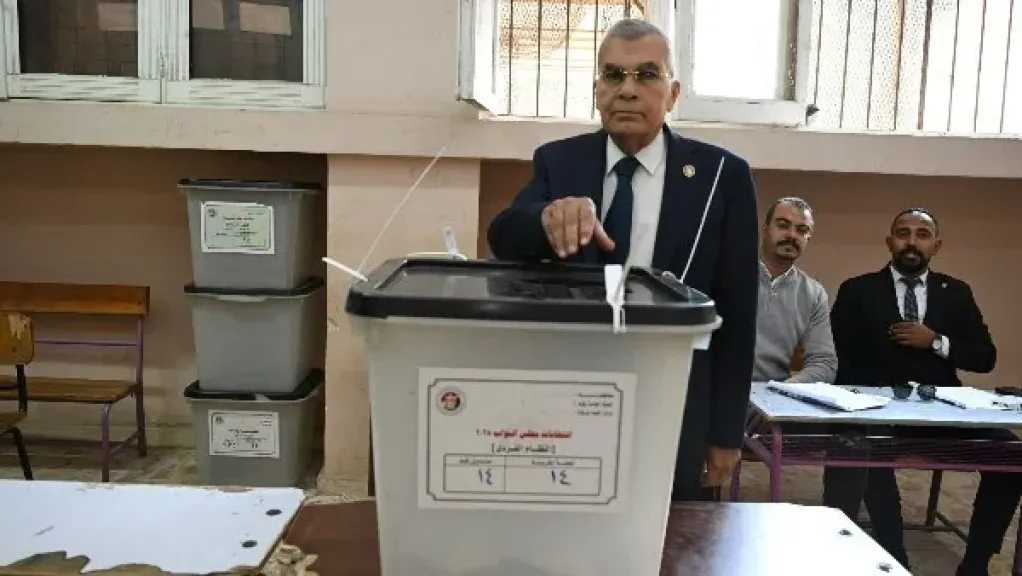 رئيس الشيوخ يدلي بصوته في جولة الإعادة بالمرحلة الثانية لانتخابات النواب 