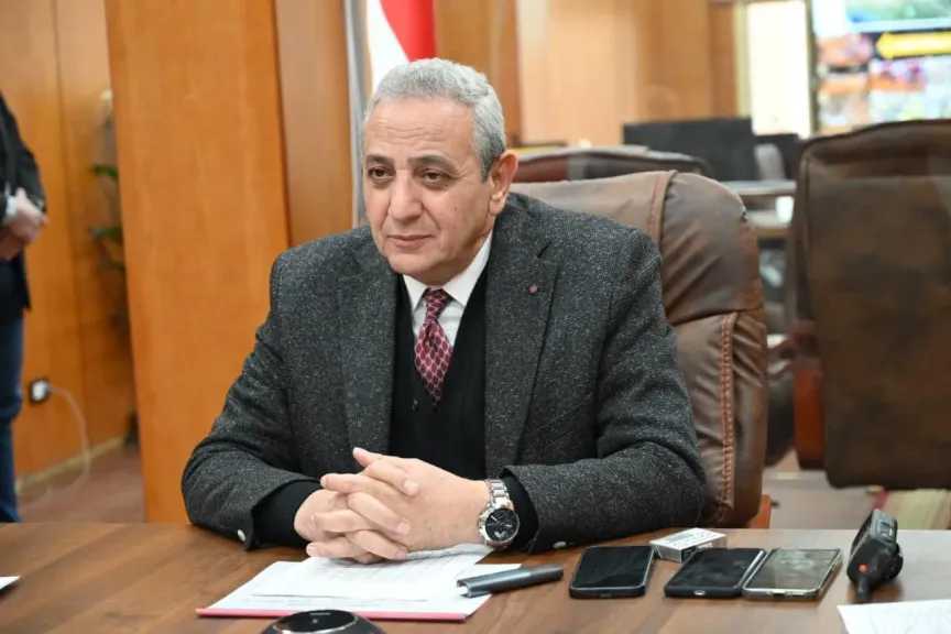 محافظ الغربية يتابع سير إعادة انتخابات مجلس النواب من مركز سيطرة الشبكة الوطنية للطوارئ 