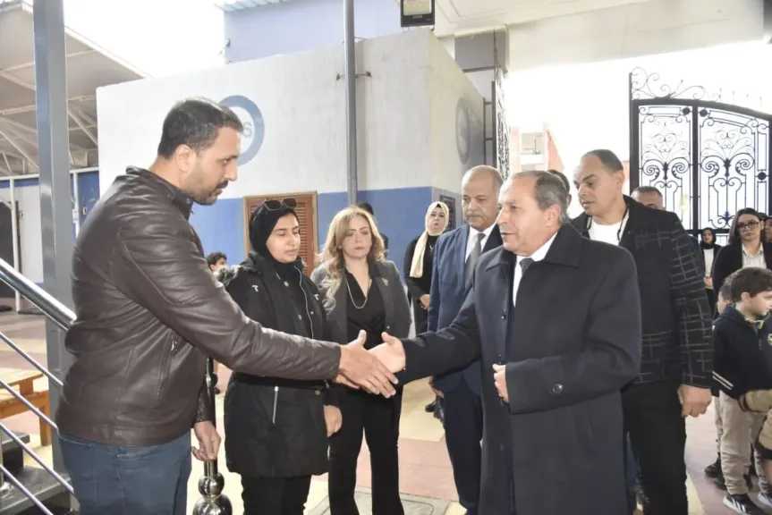 محافظ بورسعيد يزور مدرسة السيف ويعزي أسرة السباح يوسف محمد عبد المالك 