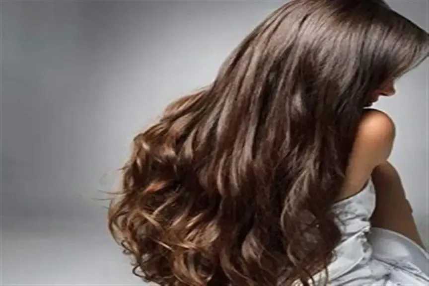 مشروبات طبيعية تمنحك شعرًا صحيًا وطويلًا وكثيفًا.. تعرفي عليها 