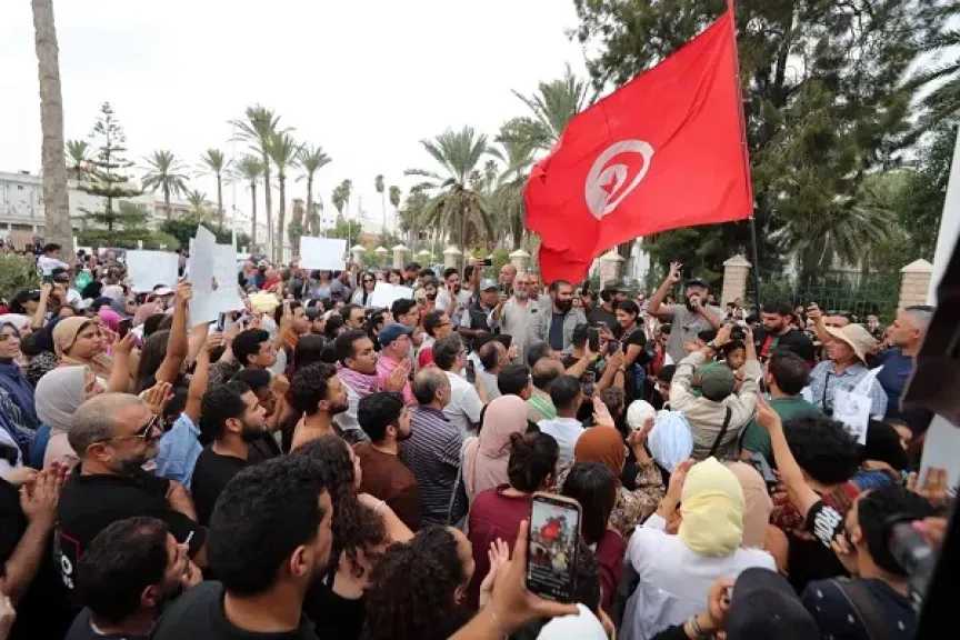 الآلاف يتظاهرون ضد التلوث البيئي في قابس جنوبي تونس 