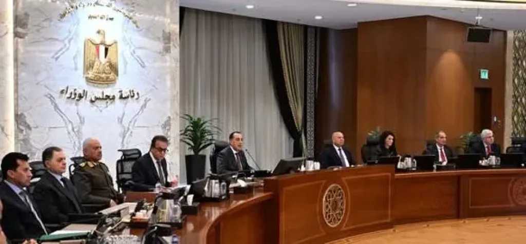 رئيس الوزراء: توجيهات لوزير التعليم بإدراج محتويات عن القيم في المناهج 