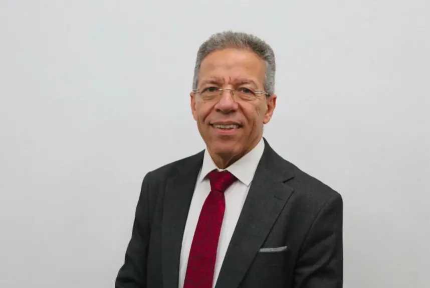 نقيب الأطباء يحذر من «العشوائية في زيادة أعداد طلاب الطب».. ويؤكد ضرورة ربطها بأماكن وفرص التدريب 