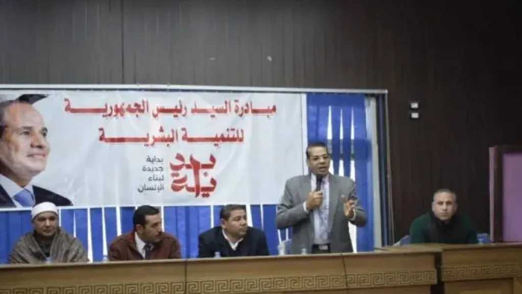 محافظ المنيا يؤكد أهمية الارتقاء بالقيم الوظيفية ونشر الانضباط الإداري 