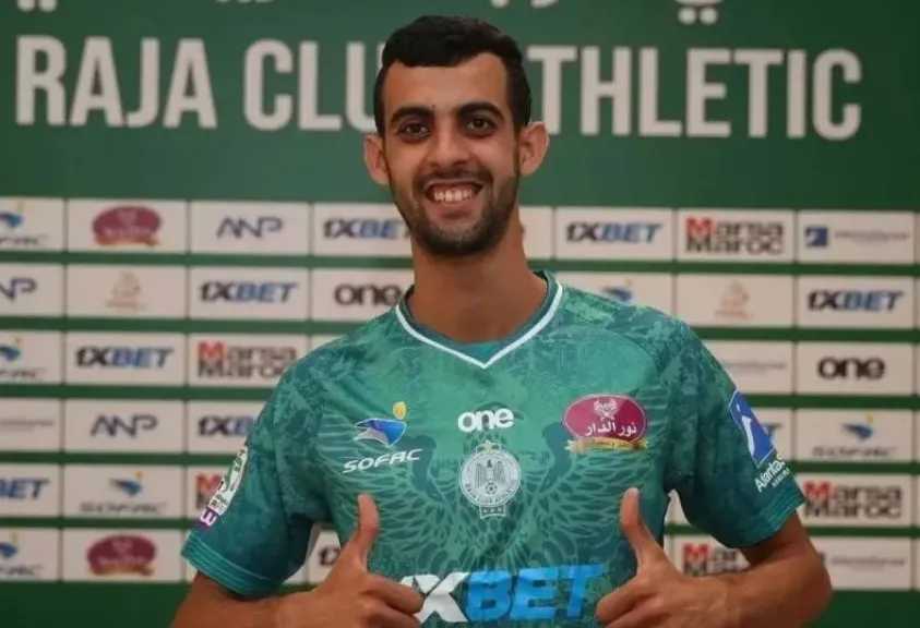 عاجل| الأهلي يحدد موعد توقيع عقود يوسف بلعمري 