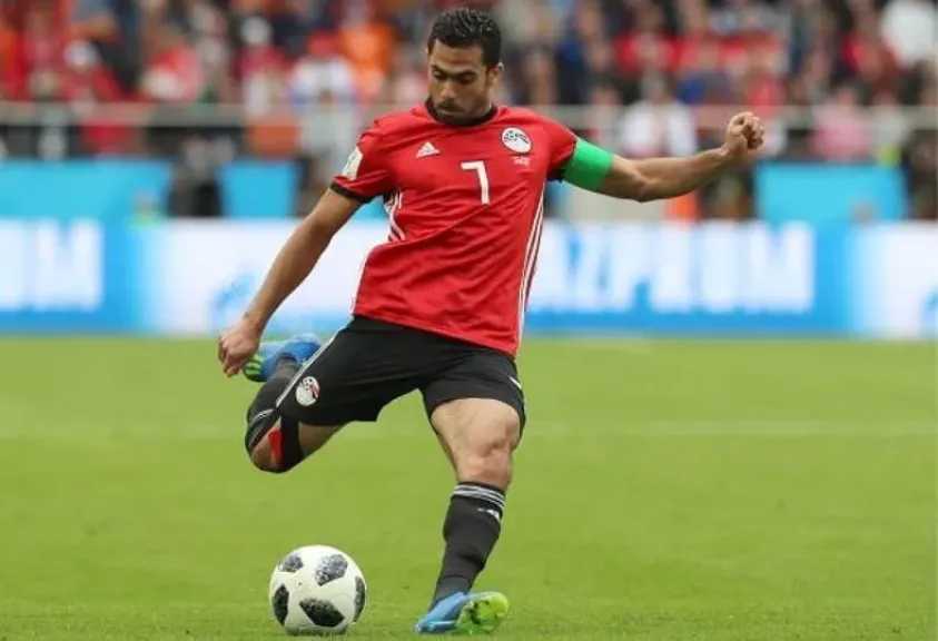 أحمد فتحي يحكي كواليس أزمة غرف الملابس مع حسن شحاتة 