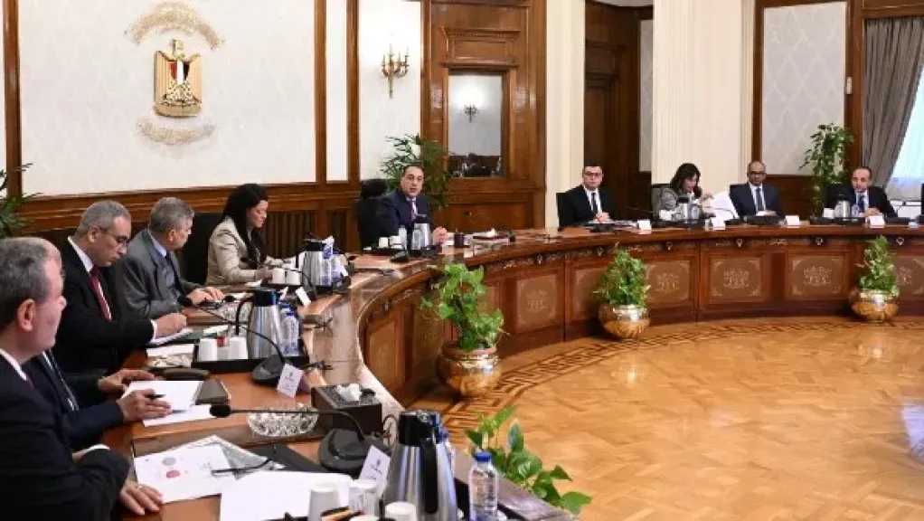 رئيس الوزراء: التفاوض مع شركات عالمية لتحلية مياه البحر وإنشاء مصنع بمصر 