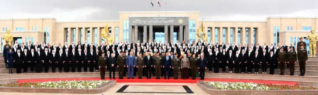الأكاديمية العسكرية المصرية تحتفل بتخرج دورتين جديدتين من المعلمين ومديري المدارس بعد انتهاء تأهيلهم 