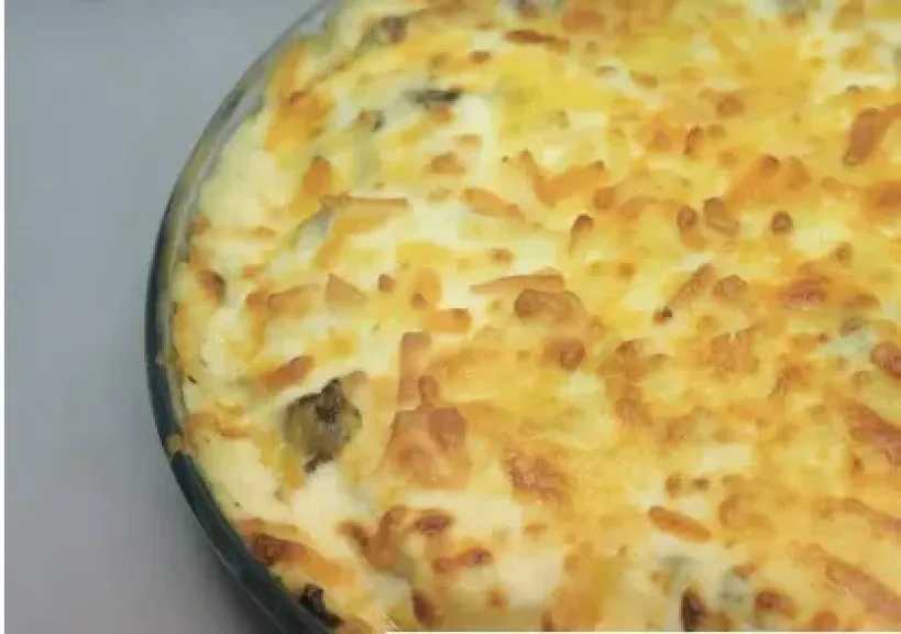 طريقة عمل صينية البطاطس بالمشروم والجبنة 