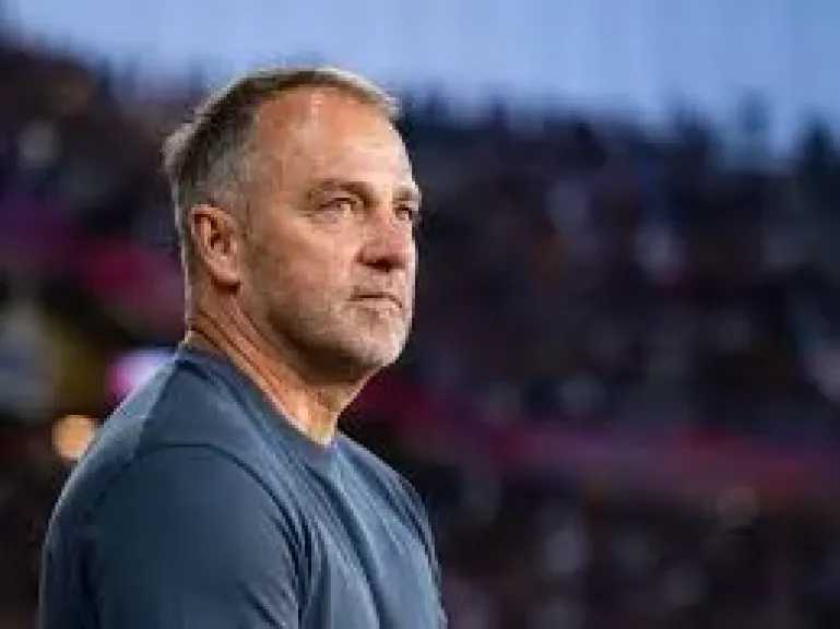 فليك يحسمها قبل موقعة فياريال.. غياب مؤثر في برشلونة وغضب من اختيارات الفيفا 