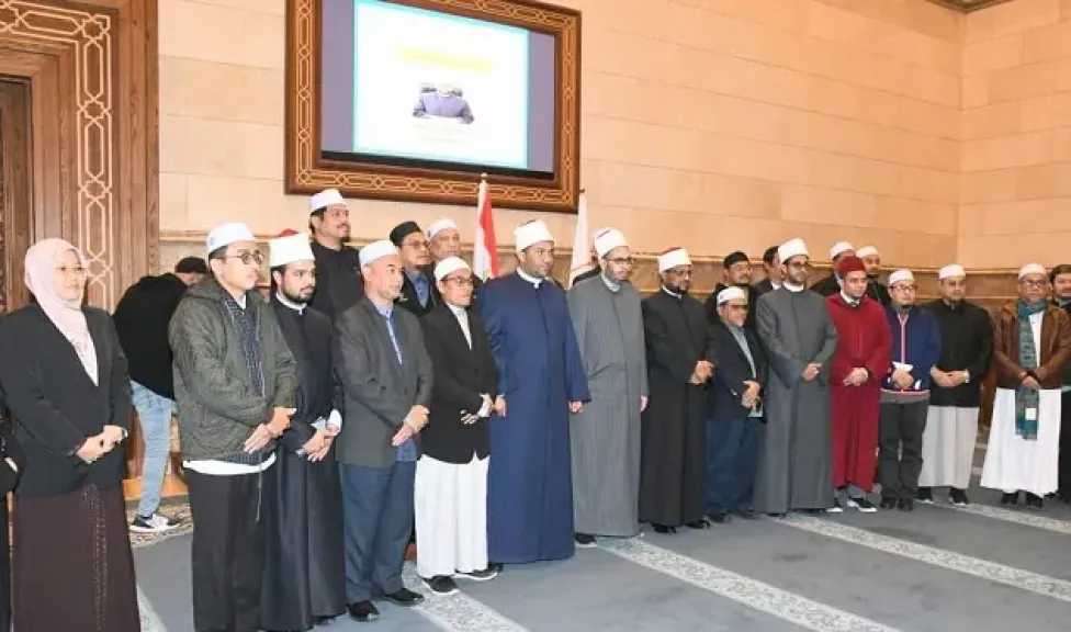 أمين مجمع البحوث الإسلامية يحاضر علماء ماليزيا حول ضوابط الإيمان والكفر 