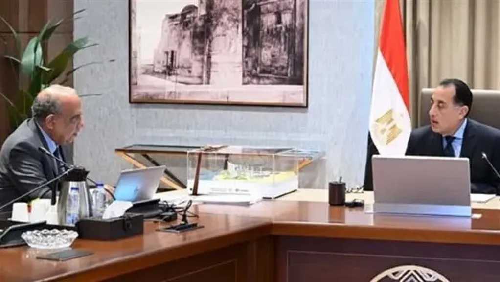 رئيس الوزراء يتابع مع وزير الكهرباء الموقف التنفيذي لمشروعات الطاقة المتجددة 