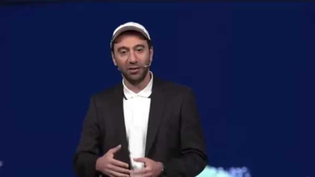 محمد سلام يستعيد ذكريات طفولته في أحياء القاهرة الشعبية ويكشف تفاصيل نجاحه الفني بين كارثة طبيعية و الكبير أوي 