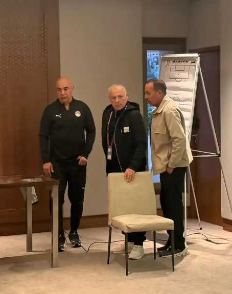 هاني أبوريدة يحفز المنتخب قبل مواجهة زيمبابوي في افتتاح أمم أفريقيا 