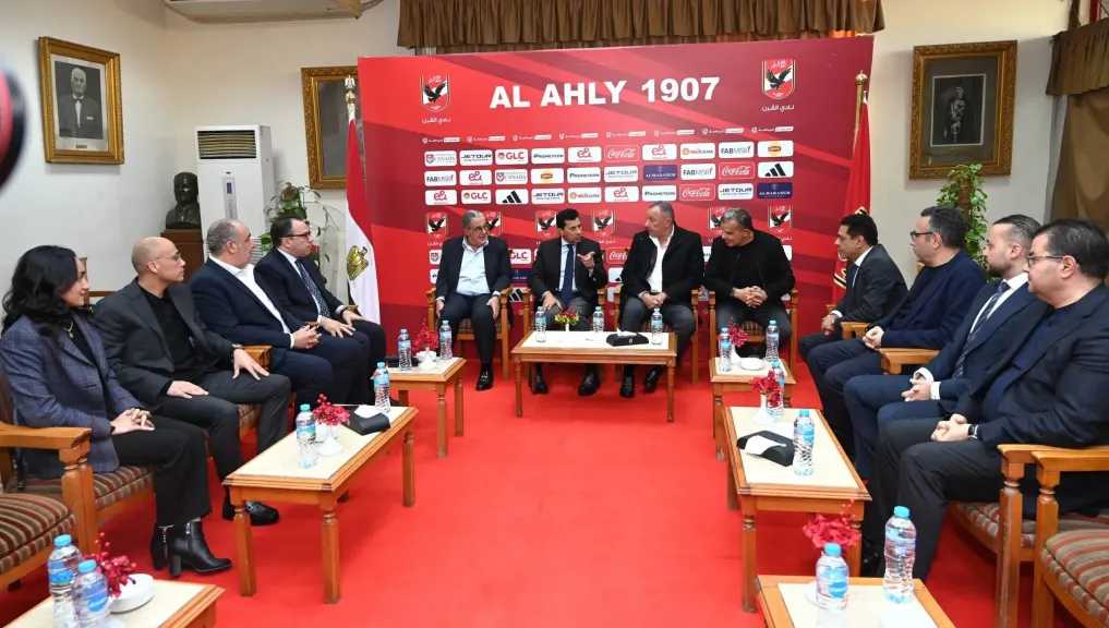 وزير الرياضة يزور الأهلي ويؤكد دعم الوزارة لتطوير الأندية والمواهب الرياضية 