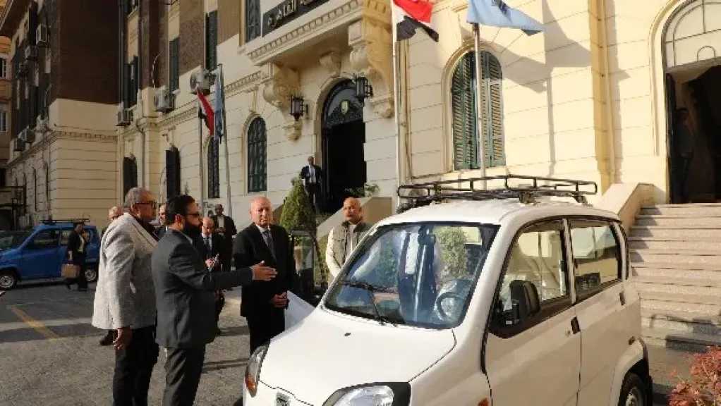 محافظ القاهرة : بدء استبدال التوك توك بسيارات كيوت صغيرة بـ 7 أحياء 