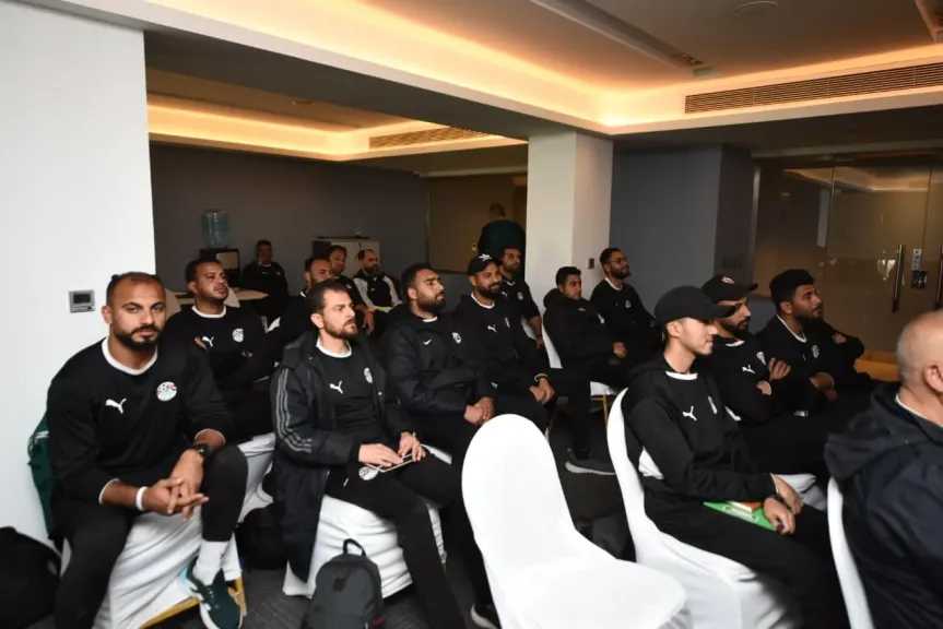 أوسكار رويز يحاضر مدربى حراس المرمى حول أبرز الحالات التحكيمية 