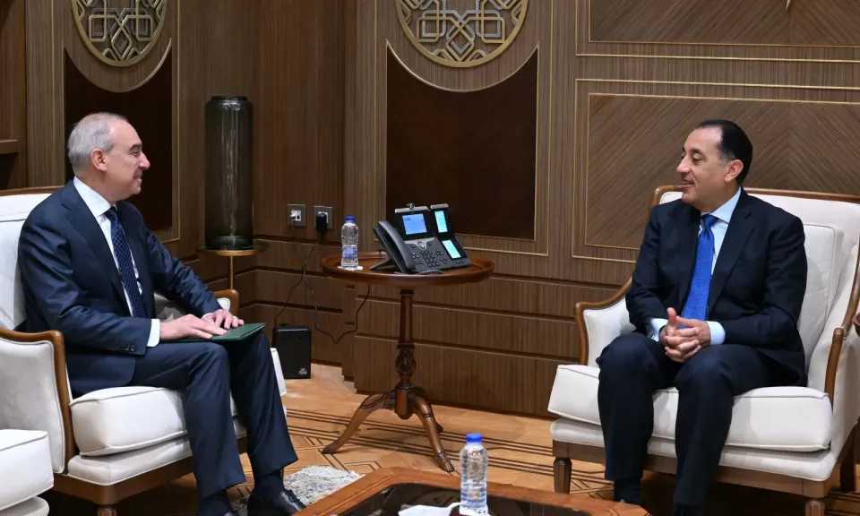 مدبولي يلتقي رئيس الهيئة العامة للاستعلامات بعد التشكيل الجديد للهيئة 