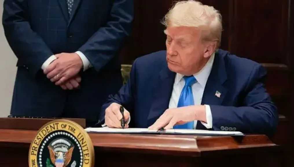 ترامب يقول أنه سوف يوقع أمرا باستئناف دفع الأموال للأمن الداخلي 