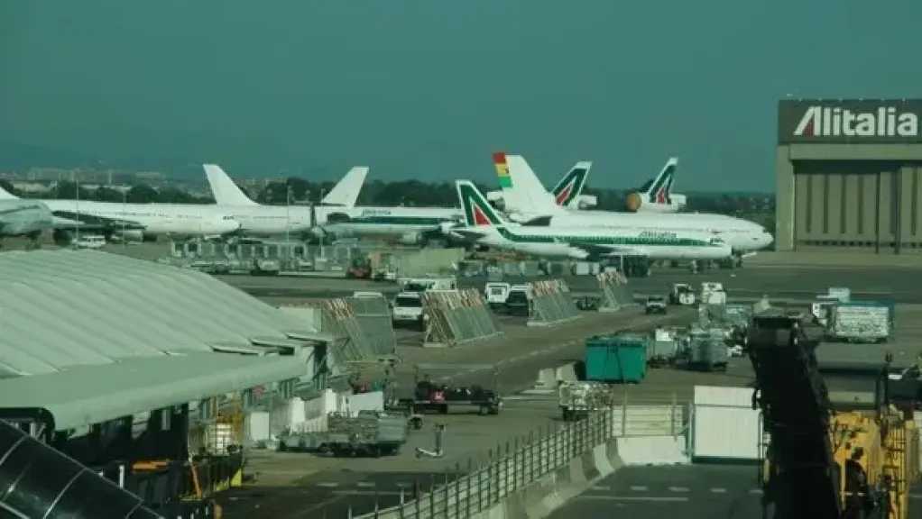 إيطاليا تفرض قيودا على التزود بالوقود في 4 مطارات بسبب أزمة الطاقة 