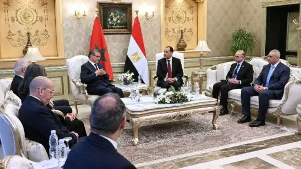 تعزيز التعاون.. رئيس الوزراء يستقبل نظيره المغربي في مطار القاهرة الدولي 