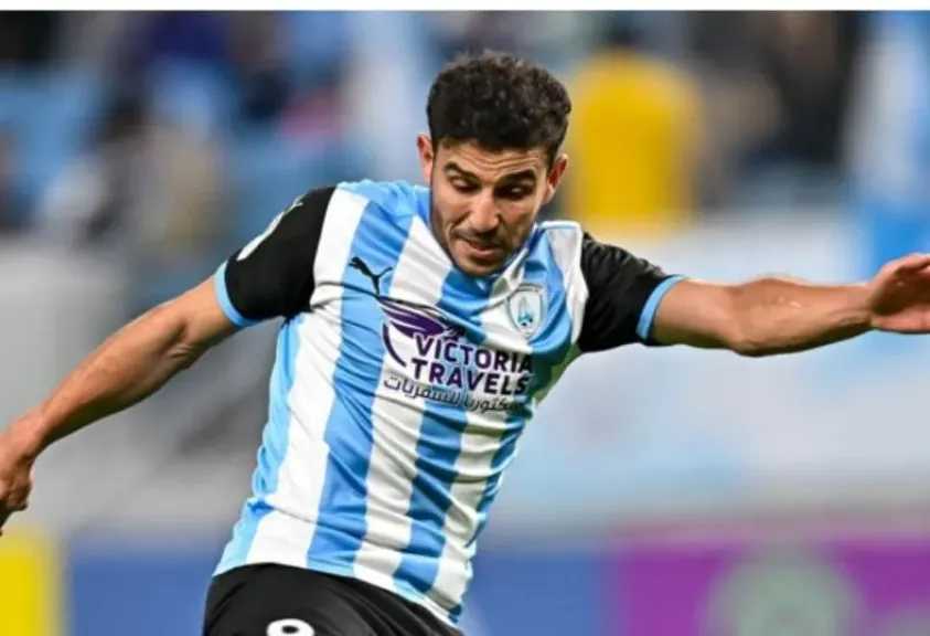 الوكرة يُعلن اختيار حمدي فتحي في التشكيل المثالي للدوري القطري لشهري فبراير ومارس 