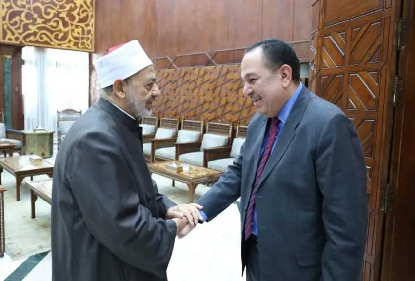 شيخ الأزهر يستقبل السفير الكويتي لدى القاهرة لبحث سبل تعزيز التعاون المشترك 