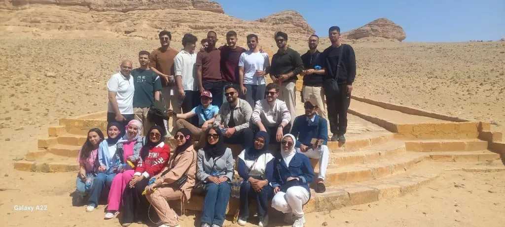 منطقة بني حسن الأثرية بالمنيا تستقبل طلاب العالم في رحلة بين التاريخ والحضارة 