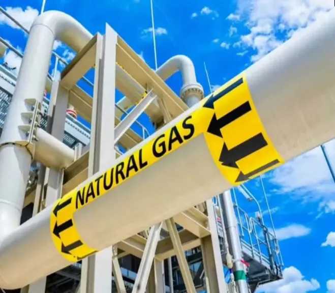 أسعار الغاز الطبيعي في أوروبا تهبط 20% بعد إعلان هدنة مؤقتة بين أمريكا وإيران 