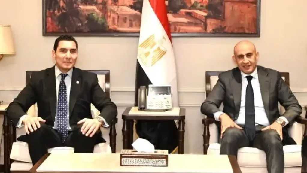 التعليم تبحث سبل توسيع قاعدة ممارسة الرياضة بين طلاب المدارس 