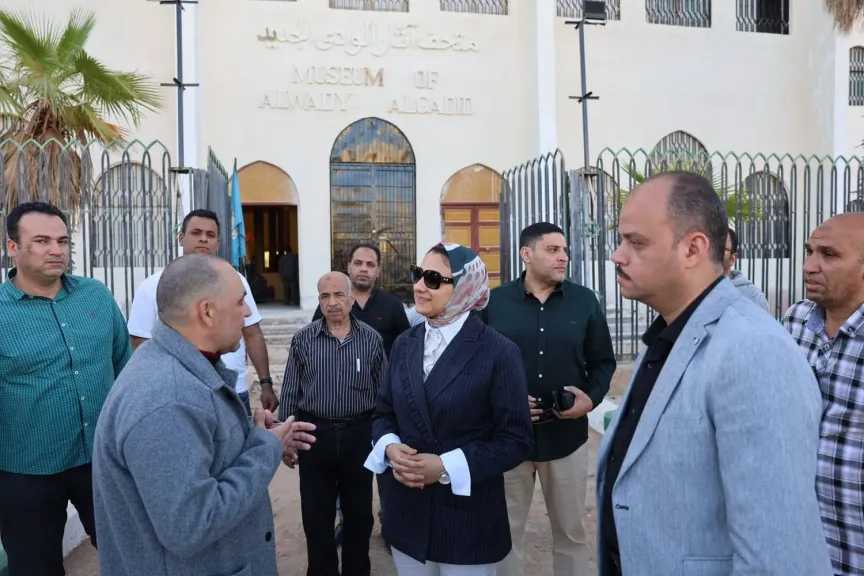 تمهيدا للافتتاح.. محافظ الوادى الجديد تتابع أعمال تطوير متحف آثار الوادى الجديد 
