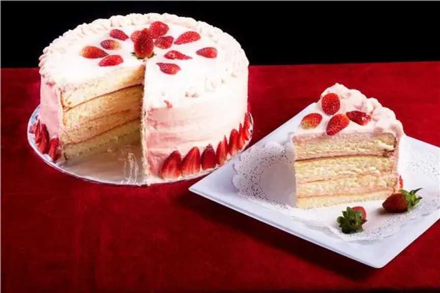 طريقة عمل تورتة الفراولة في المنزل 