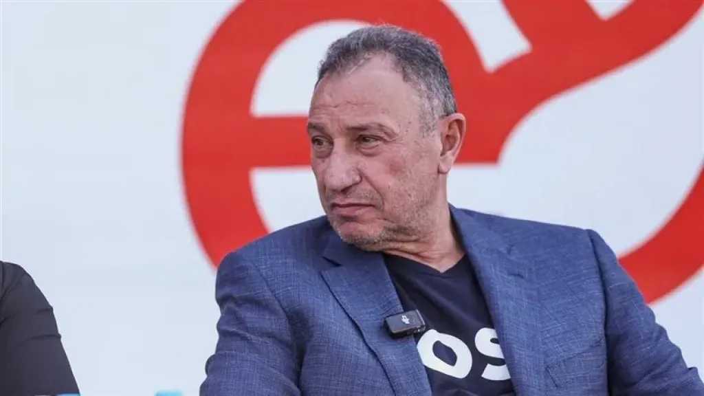 محمود الخطيب يهنئ «رجال طائرة الأهلي» بالتتويج بكأس مصر والرباعية المحلية 