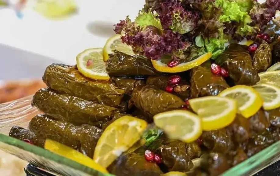 طريقة عمل ورق العنب بدبس الرمان 