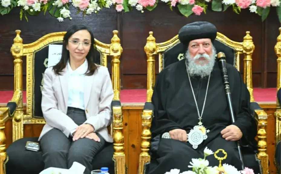 وفد من مسؤولي البحيرة يزور كنائس المحافظة للتهنئة بعيد القيامة المجيد 
