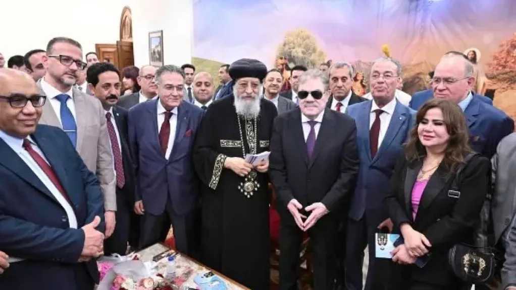 البابا تواضروس يستقبل مهنئيه بعيد القيامة المجيد 